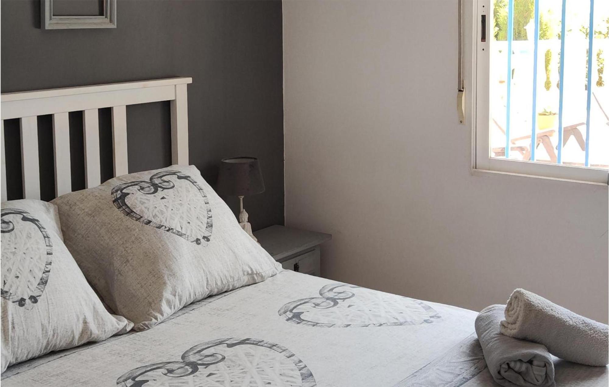 Pet Friendly Home In Velilla-Taramay With Kitchen Екстер'єр фото